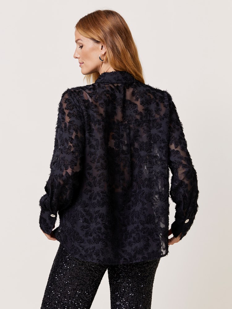 Gracie skjorte 7510216_CAB-MARIEPHILIPPE-W24-Modell-Back_chn=match_6010_Gracie skjorte CAB_Gracie skjorte CAB 7510216.jpg_Back||Back