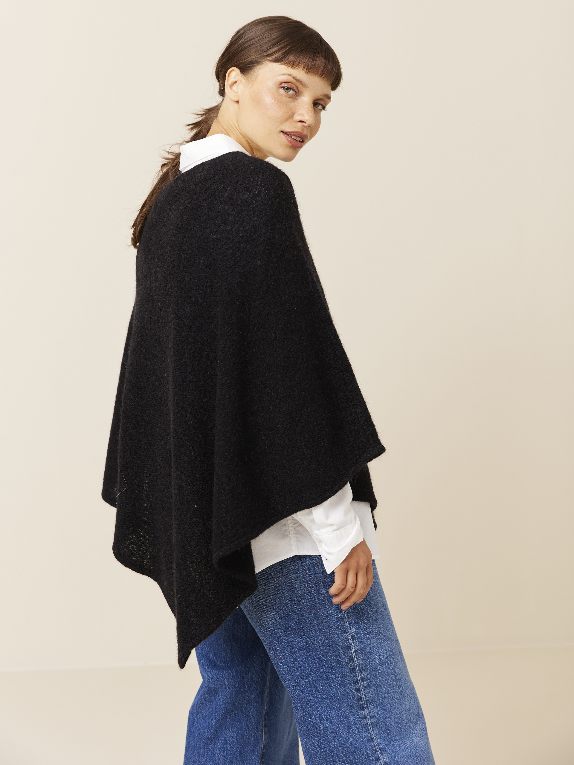 Lone poncho 7510276_C25_Jean Paul_Lone Poncho_W24 (2)_Lone poncho C25_Lone poncho C25 7510276.jpg_