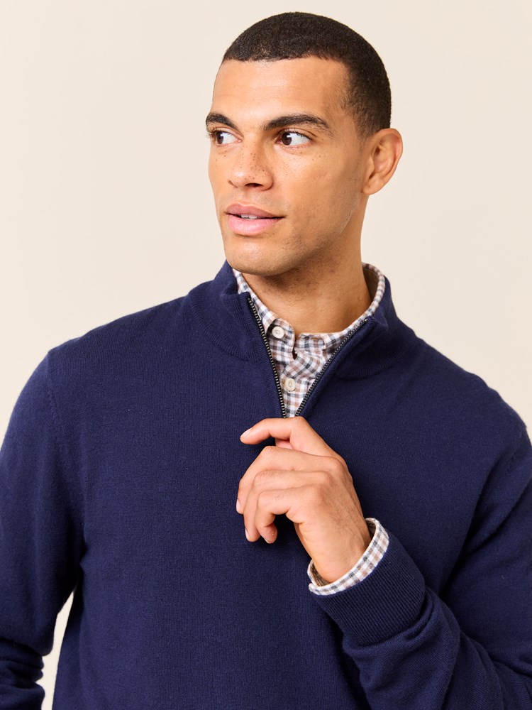 Ethan merino zipneck 7510288_EM6-JEANPAUL-W24-Modell-Front_7468_Ethan merino zipneck EM6_Ethan merino zipneck EM6 7510288.jpg_Front||Front