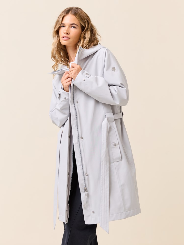 Wendy regnjakke 7510313_IFO-JEANPAUL-S25-Modell-Front_1433_Wendy regnjakke IFO 7510313.jpg_Front||Front