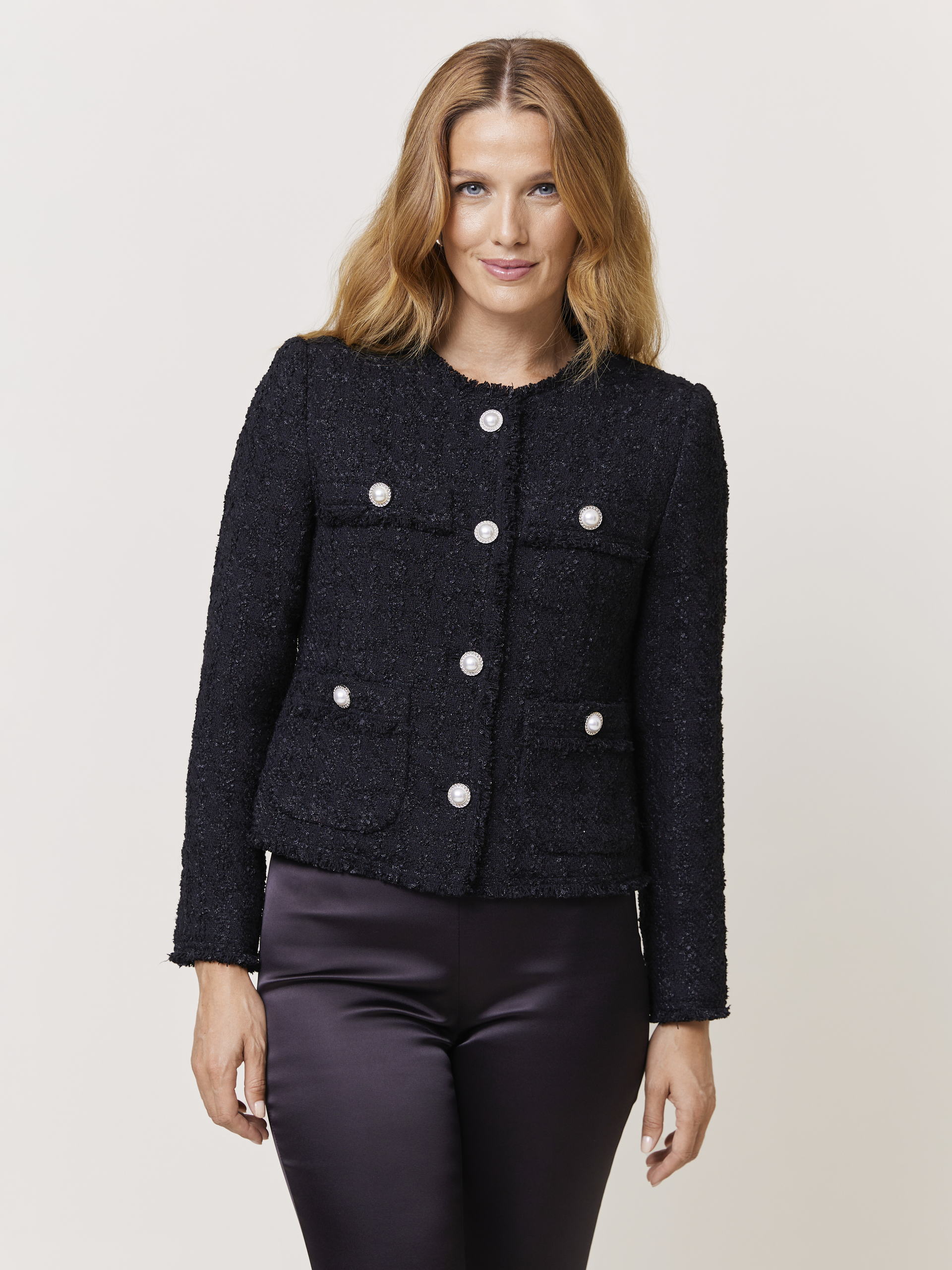 Karen jakke 7510327_CAB-MARIEPHILIPPE-W24-Modell-Front_chn=match_9664_Karen jakke CAB_Karen jakke CAB 7510327.jpg_Front||Front