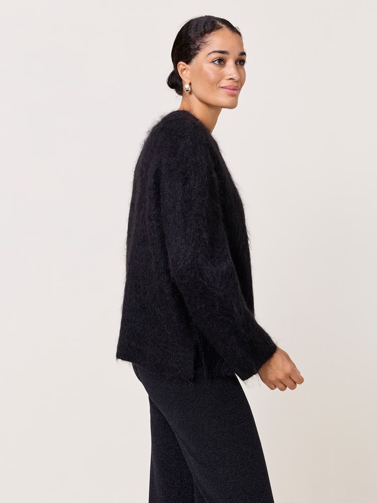 Elyse genser 7510341_CAB-DONNA-W24-Modell-Front_chn=match_5036_Elyse genser CAB_Elyse genser CAB 7510341.jpg_