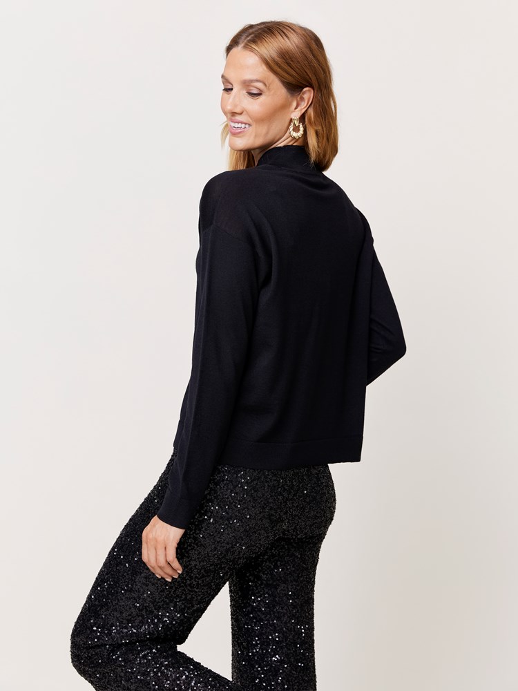 Susanne genser 7510346_CAB-MARIEPHILIPPE-W24-Modell-Back_chn=match_9664_Susanne genser CAB_Susanne genser CAB 7510346.jpg_Back||Back
