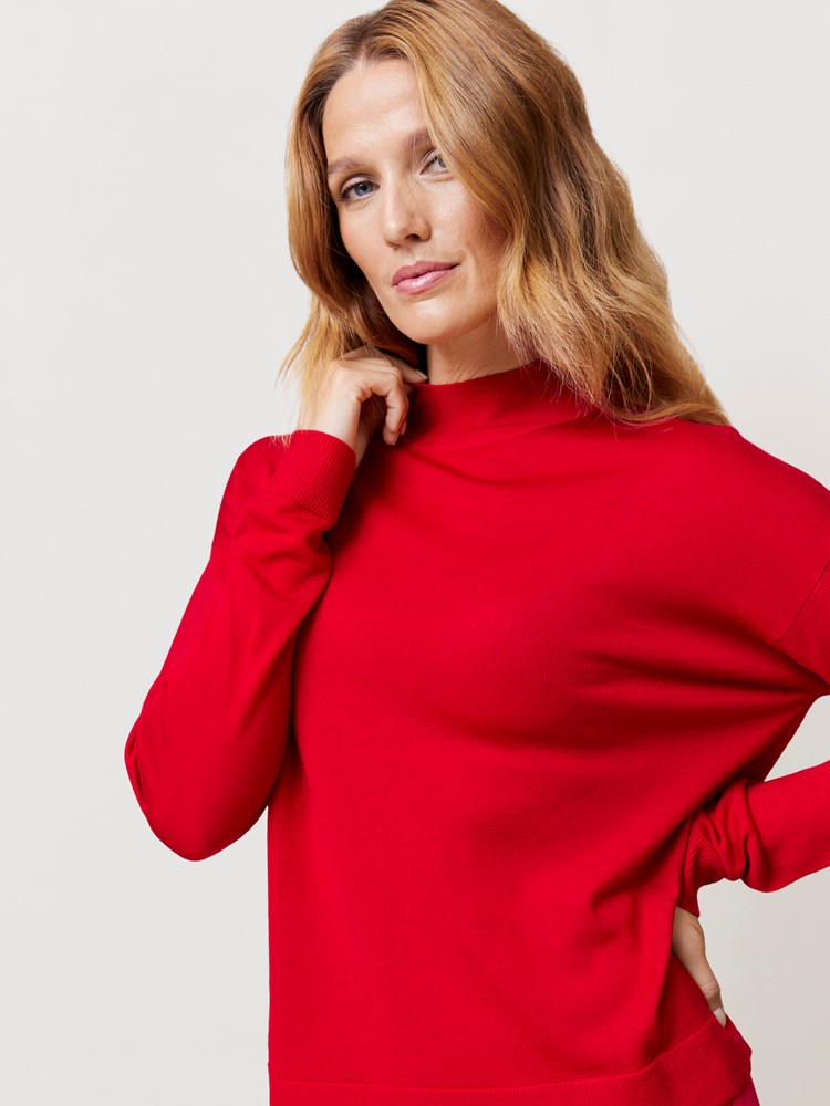 Susanne genser 7510346_K5O-MARIEPHILIPPE-W24-Modell-Front_chn=match_9663_Susanne genser K5O_Susanne genser K5O 7510346.jpg_Front||Front