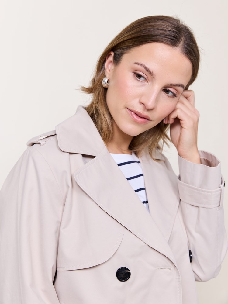 Mila kort trench 7510358_A9S-VAVITE-S25-details_chn=match_5220_Mila kort trench A9S_Mila kort trench A9S 7510358.jpg_
