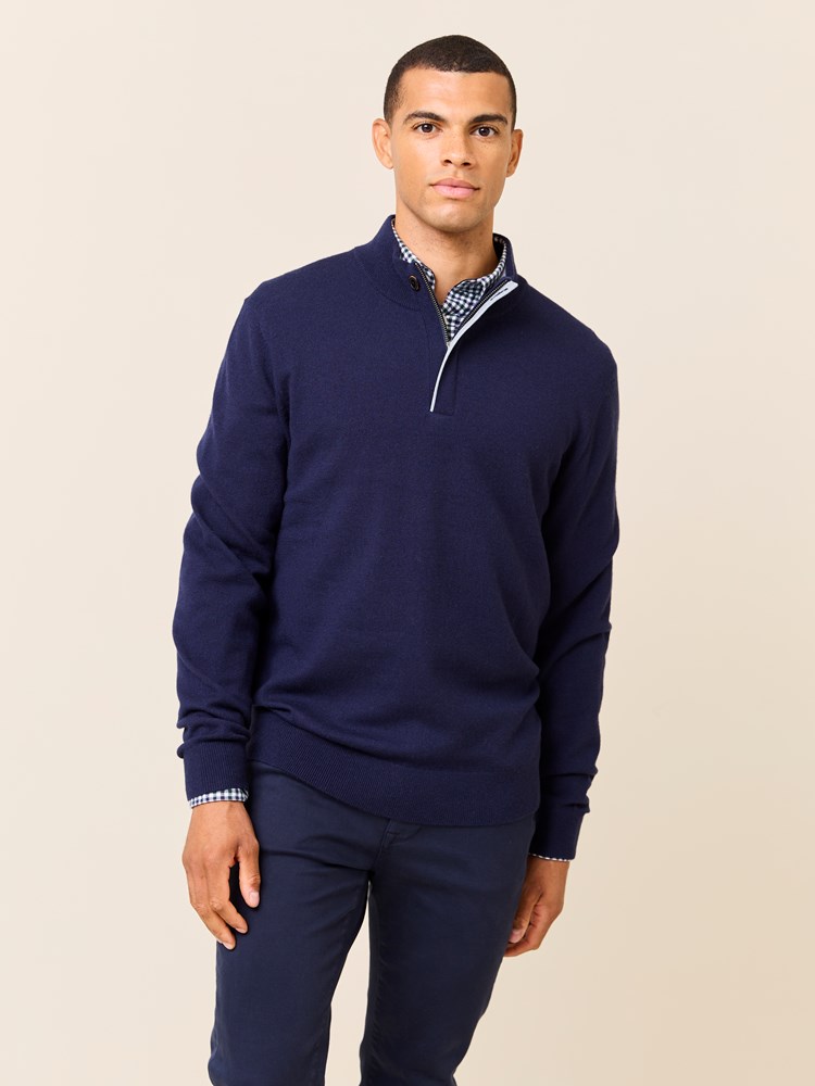 Edward merino zipneck 7510367_EM6-JEANPAUL-W24-Modell-Front_277_Edward merino zipneck EM6.jpg_Front||Front