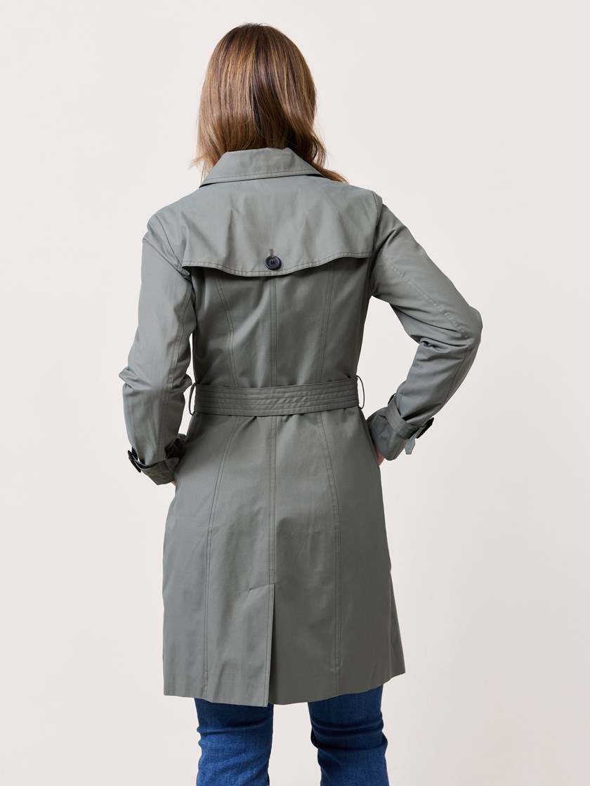 7510369 GUC 7510369_GJW-VAVITE-S25-Modell-Back_chn=match_9488_GUC_Mila trench GUC.jpg_