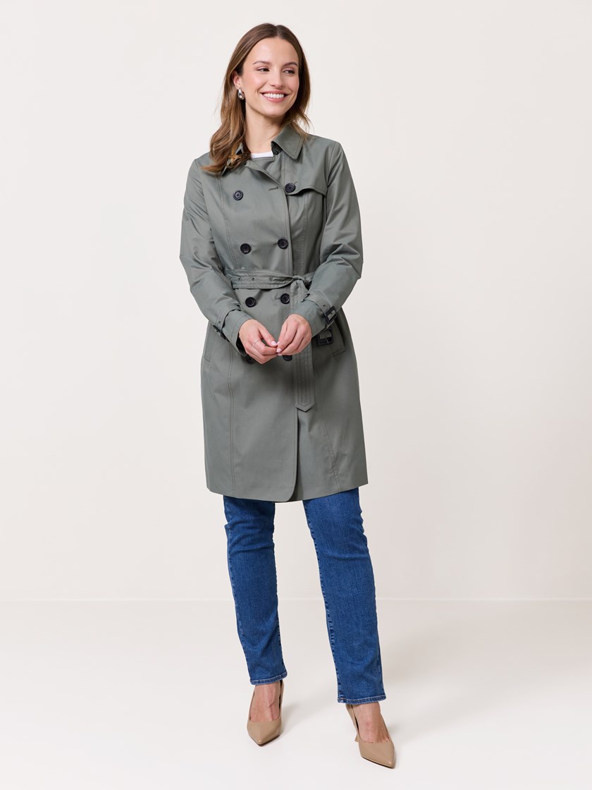 7510369 GUC 7510369_GJW-VAVITE-S25-Modell-Left_chn=match_6326_GUC_Mila trench GUC.jpg_