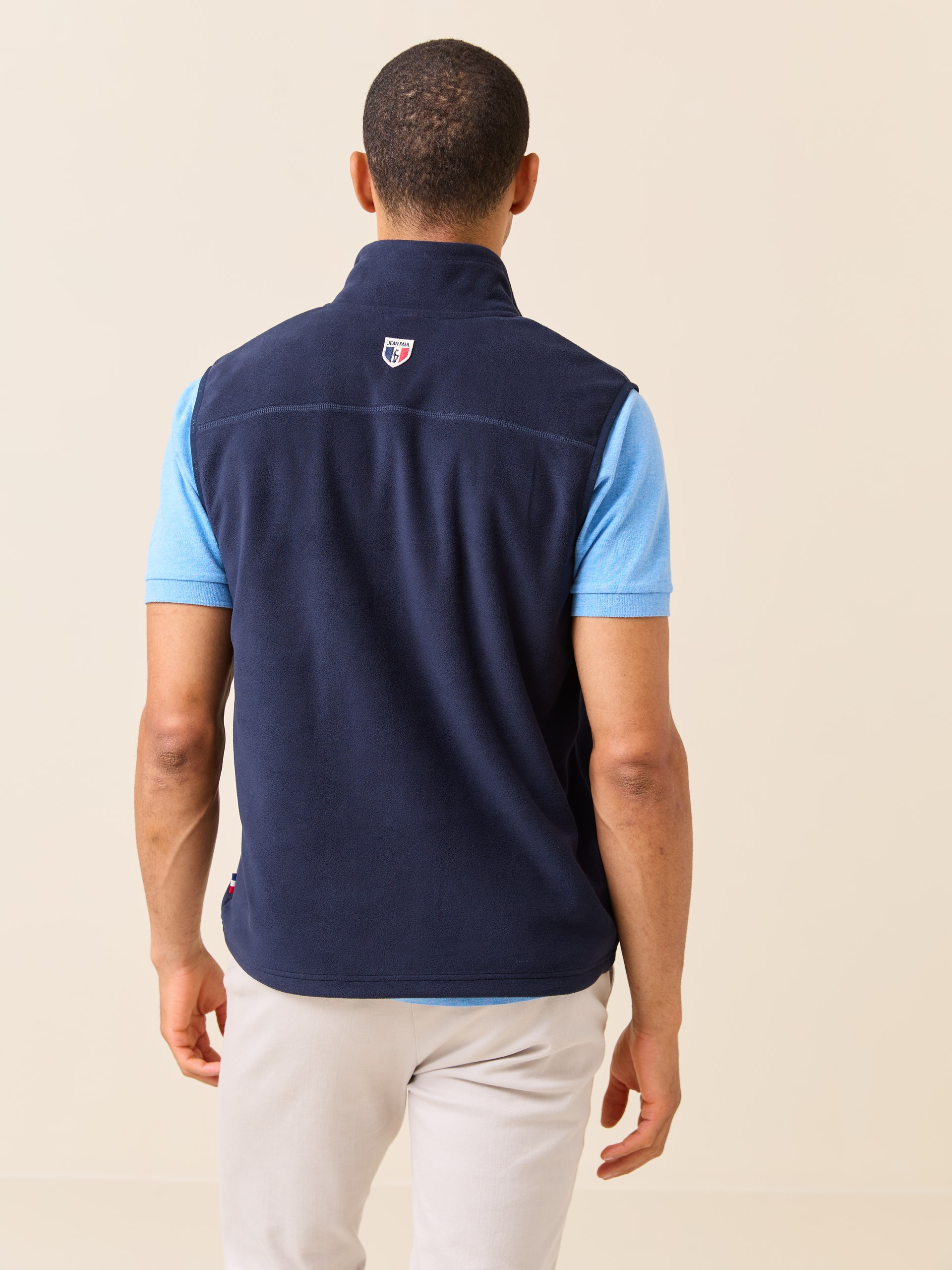 7510395 EM6 7510395_EM6-JEANPAUL-S25-Modell-Front_7129_Perry fleecevest EM6.jpg_Front||Front