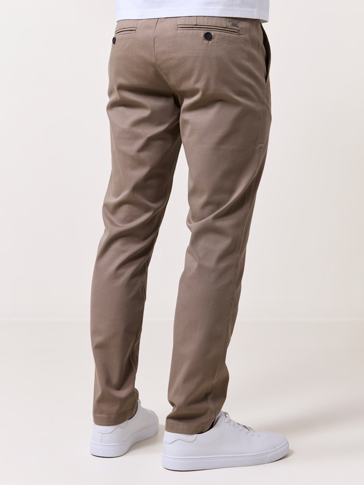 Forli chinos 7510456_A4K-MARIOCONTI-S25-Modell-Back_chn=match_6235_Forli chino A4K_Forli chinos A4K_Forli chinos A4K 7510456.jpg_Back