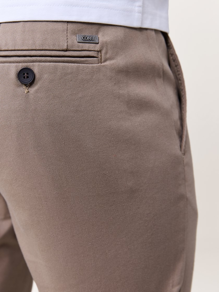 7510456 A4K 7510456_A4K-MARIOCONTI-S25-Modell-Front_chn=match_2637_Forli chino A4K_Forli chinos A4K.jpg_Front
