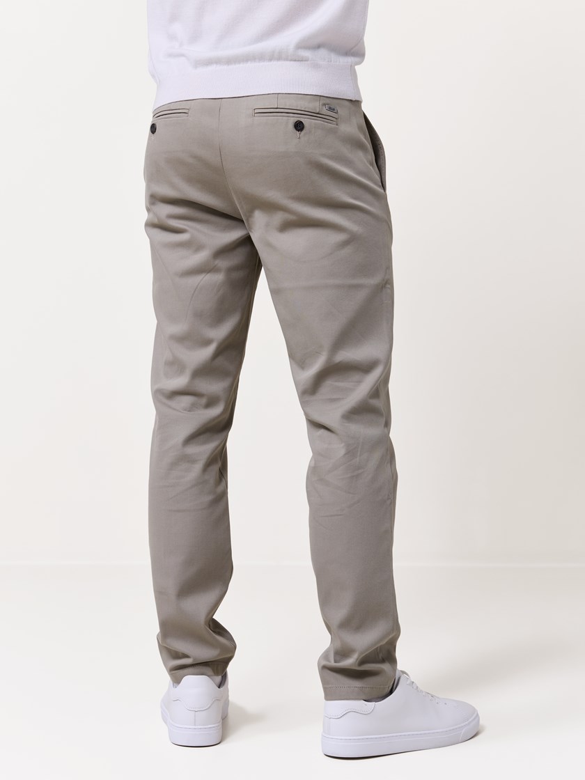 7510456 ADO 7510456_ADO-MARIOCONTI-S25-Modell-Back_chn=match_469_Forli chino ADO_Forli chinos ADO.jpg_Back