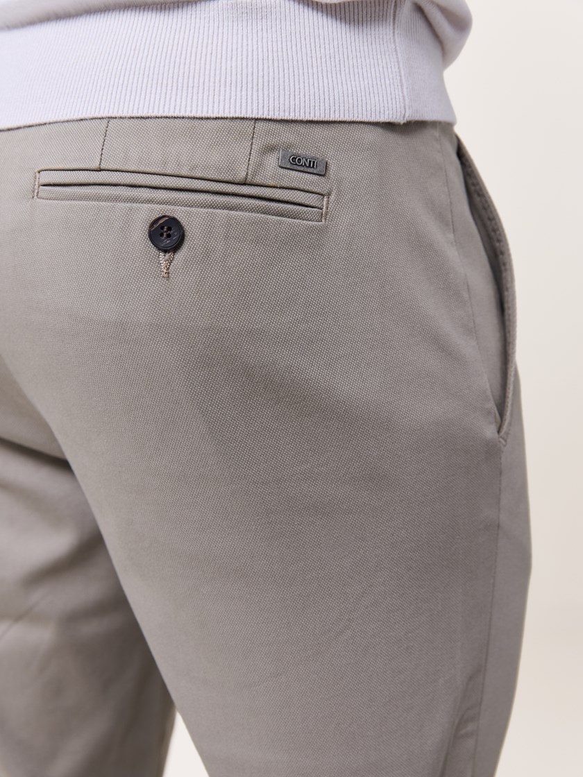 7510456 ADO 7510456_ADO-MARIOCONTI-S25-Modell-Front_chn=match_9735_Forli chino ADO_Forli chinos ADO.jpg_Front