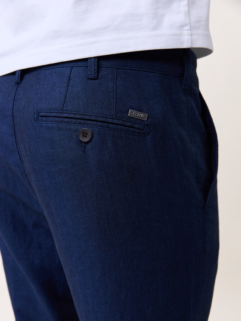 7510466 EM6 7510466_EM6-MarioConti-S25-modell-left_Roma colino chino EM6_Roma colino chinos EM6.jpg_Left||Left