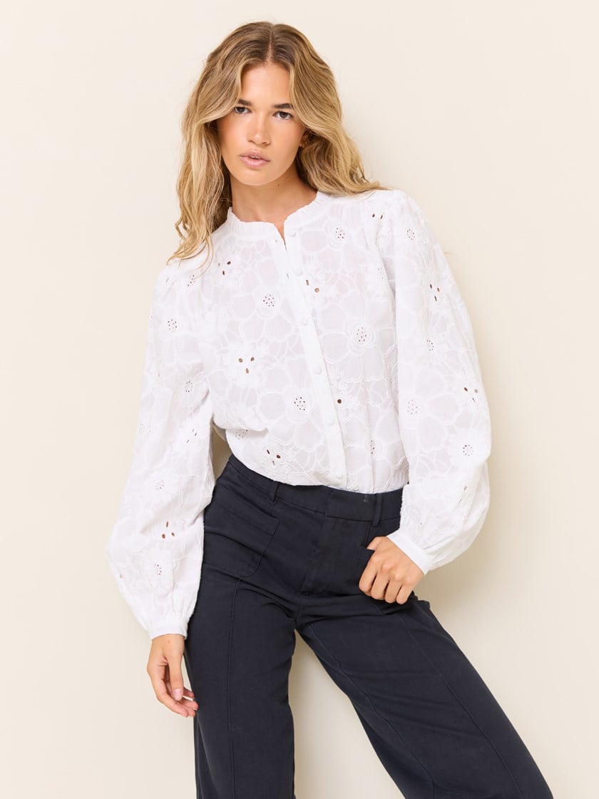 7510481 O68 7510481_O68-JEANPAUL-S25-Modell-Front_1255_Rina bluse O68.jpg_Front||Front