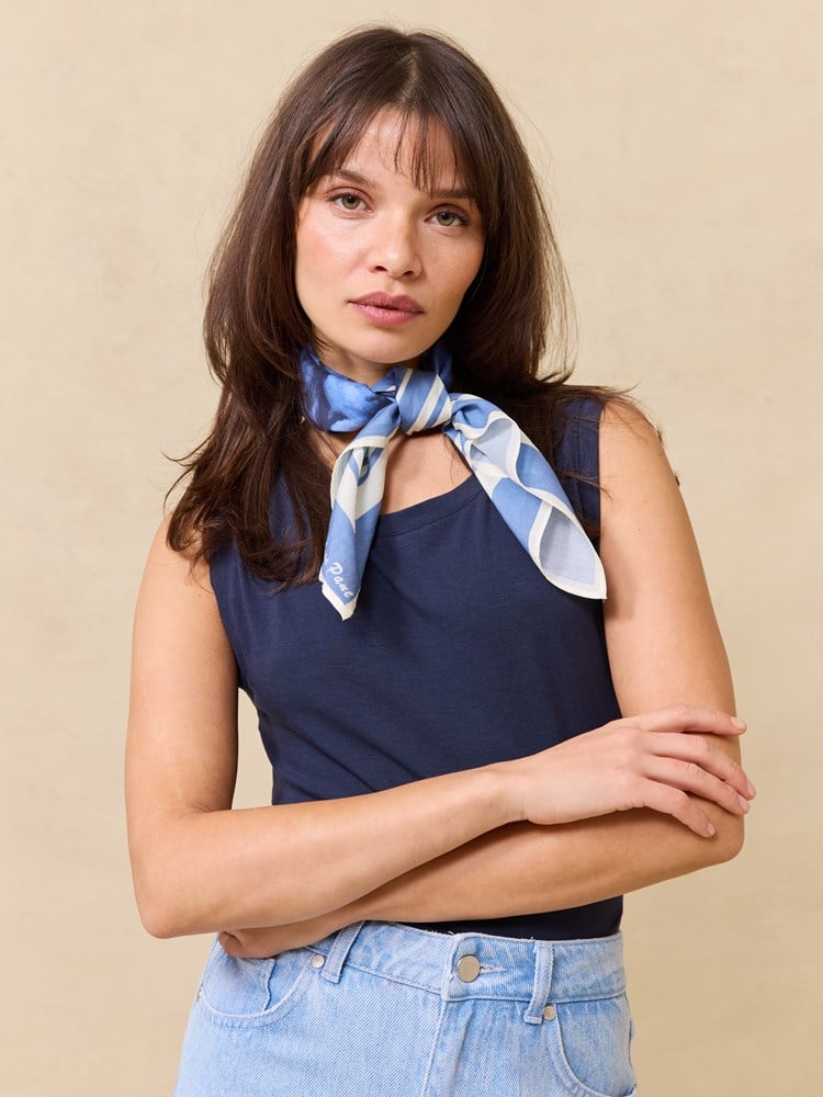 Anette skjerf 7510607_S40-JEANPAUL-S25-Modell-Front (4)_Anette skjerf S40_Anette skjerf S40 7510607.jpg_