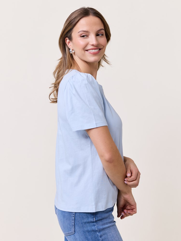 Olivia pufferm t-skjorte 7510618_S48-VAVITE-S25-Modell-Right_chn=match_6421_Olivia pufferm t-skjorte S48 7510618.jpg_Right
