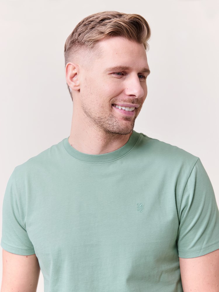 Fields t-skjorte 7510644_GIX-REDFORD-S25-Modell-Front_chn=match_4227_Fields t-skjorte GIX_Fields t-skjorte GIX 7510644.jpg_Front||Front