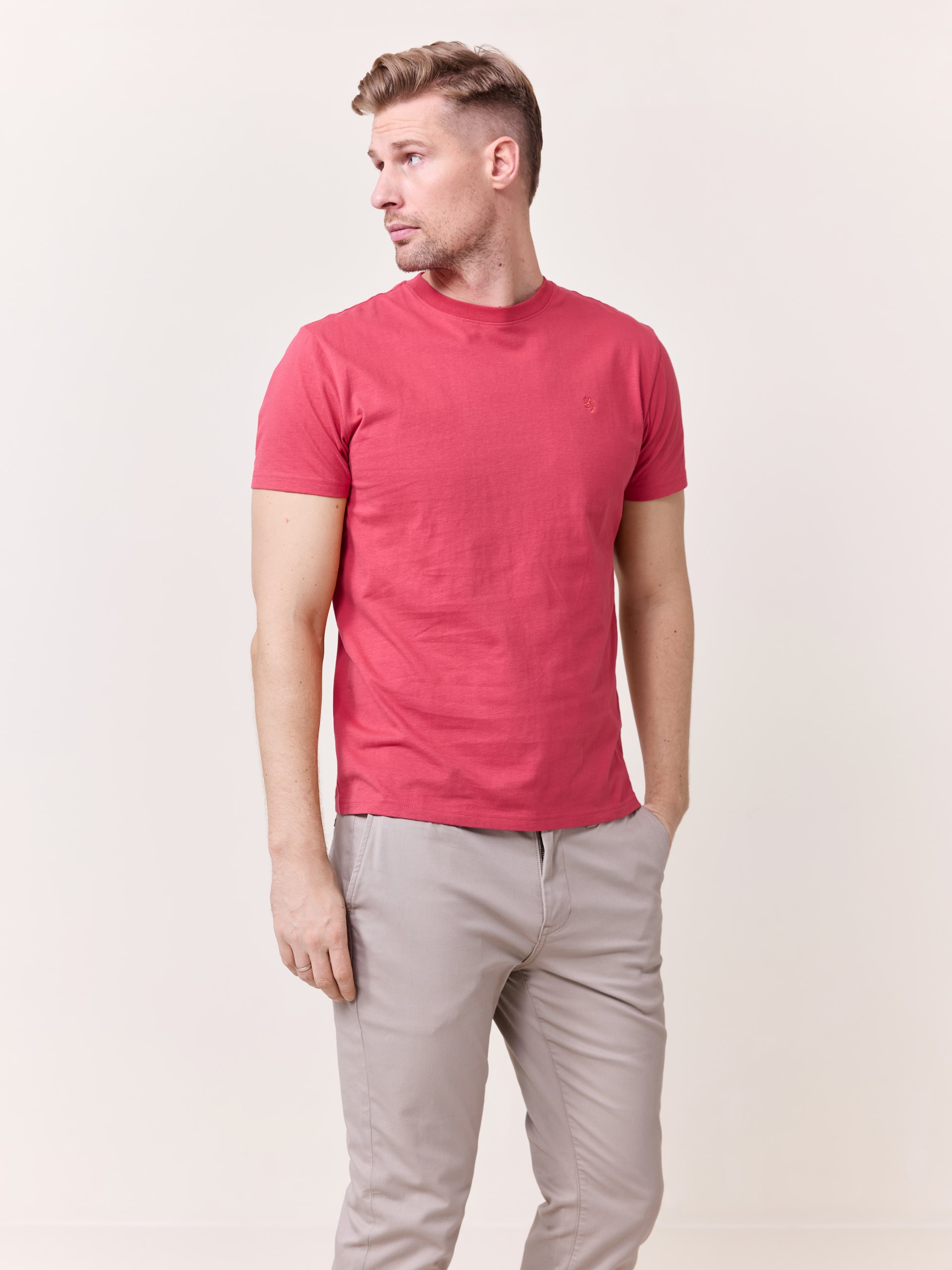 7510644 MPQ 7510644_MPQ-REDFORD-S25-Modell-Front_chn=match_4988_Fields t-skjorte MPQ.jpg_Front||Front
