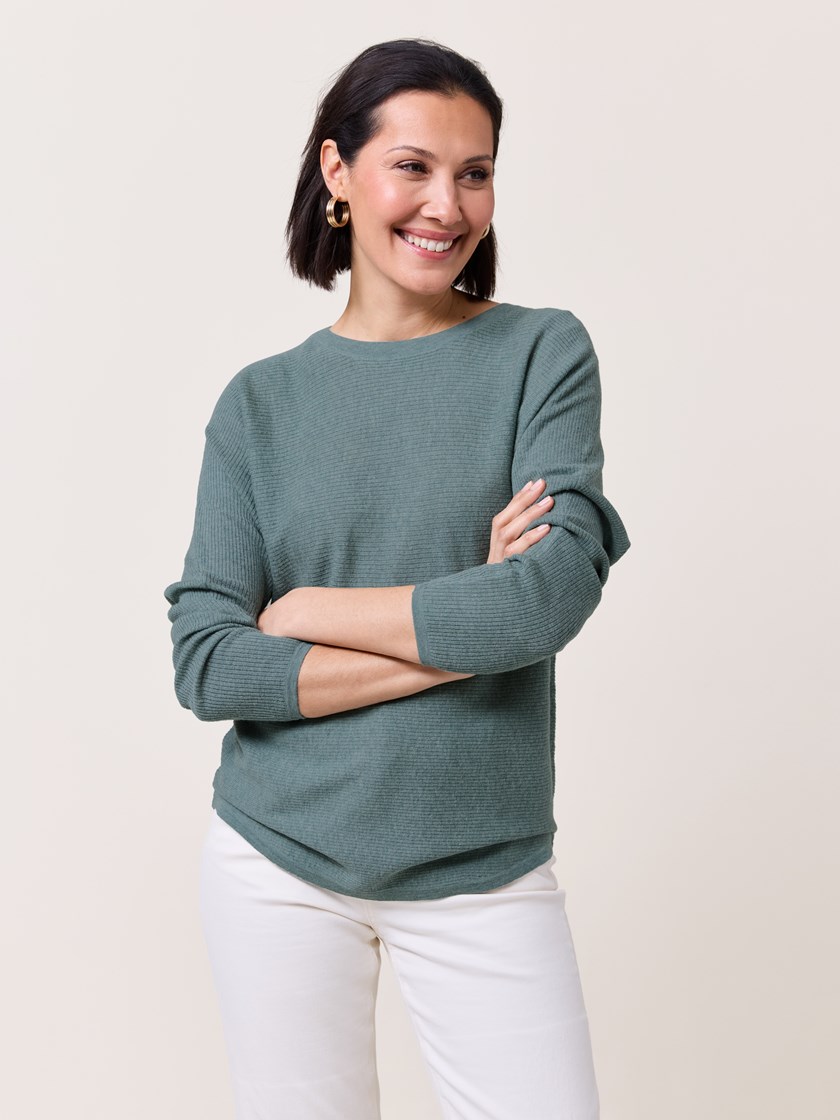 7510649 GJW 7510649_GJW-MARIEPHILIPPE-S25-Modell-Front_chn=match_5215_Mona genser GJW.jpg_Front||Front