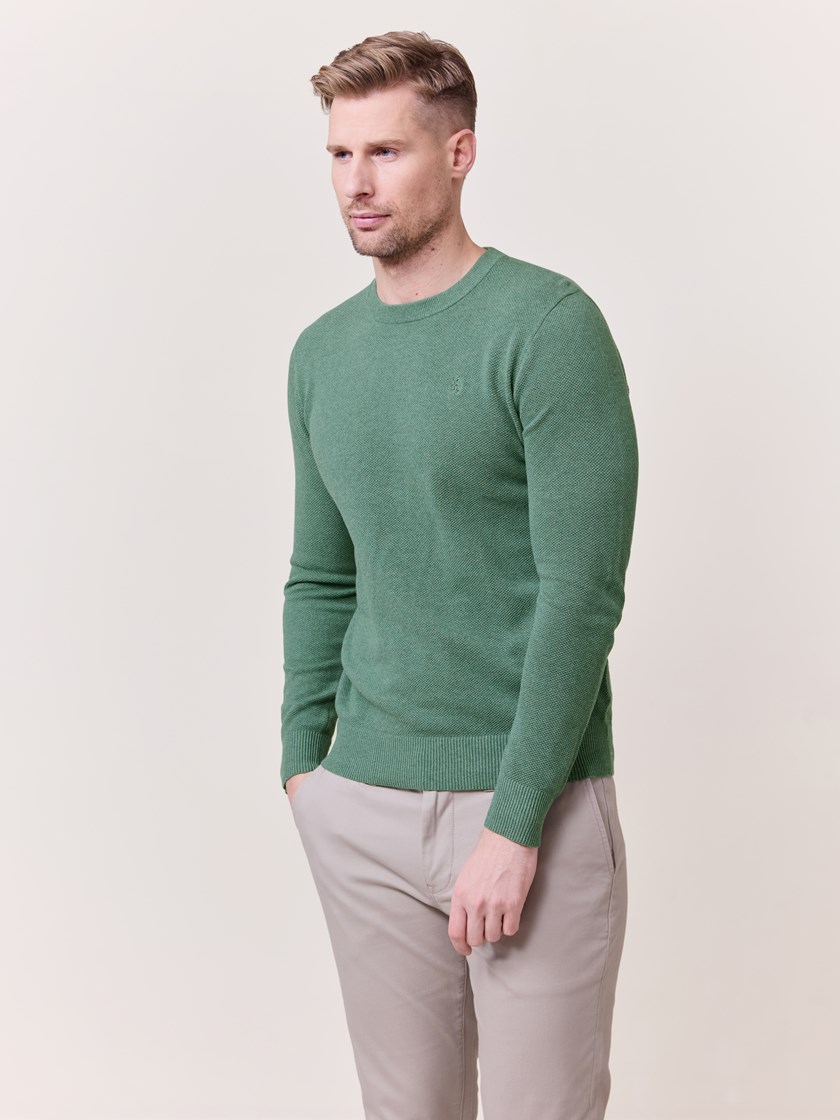 7510666 I6U 7510666_I6U-REDFORD-S25-Modell-Front_chn=match_5717_Carter genser I6U.jpg_Front