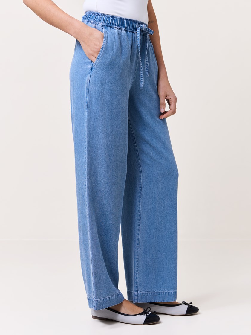 7510702 EN3 7510702_EN3-MARIEPHILIPPE-S25-Modell-Front_chn=match_2383_Aida bukse EN3.jpg_Front||Front