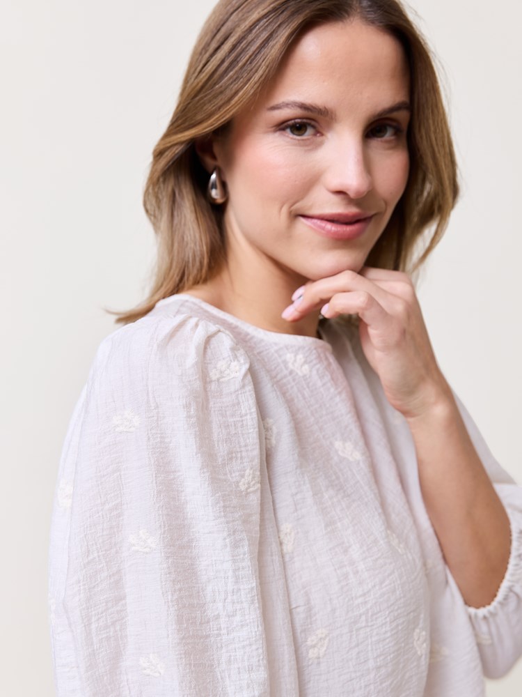 April bluse 7510716_O79-VAVITE-S25-details_chn=match_1337_April bluse O79_April bluse O79 7510716.jpg_
