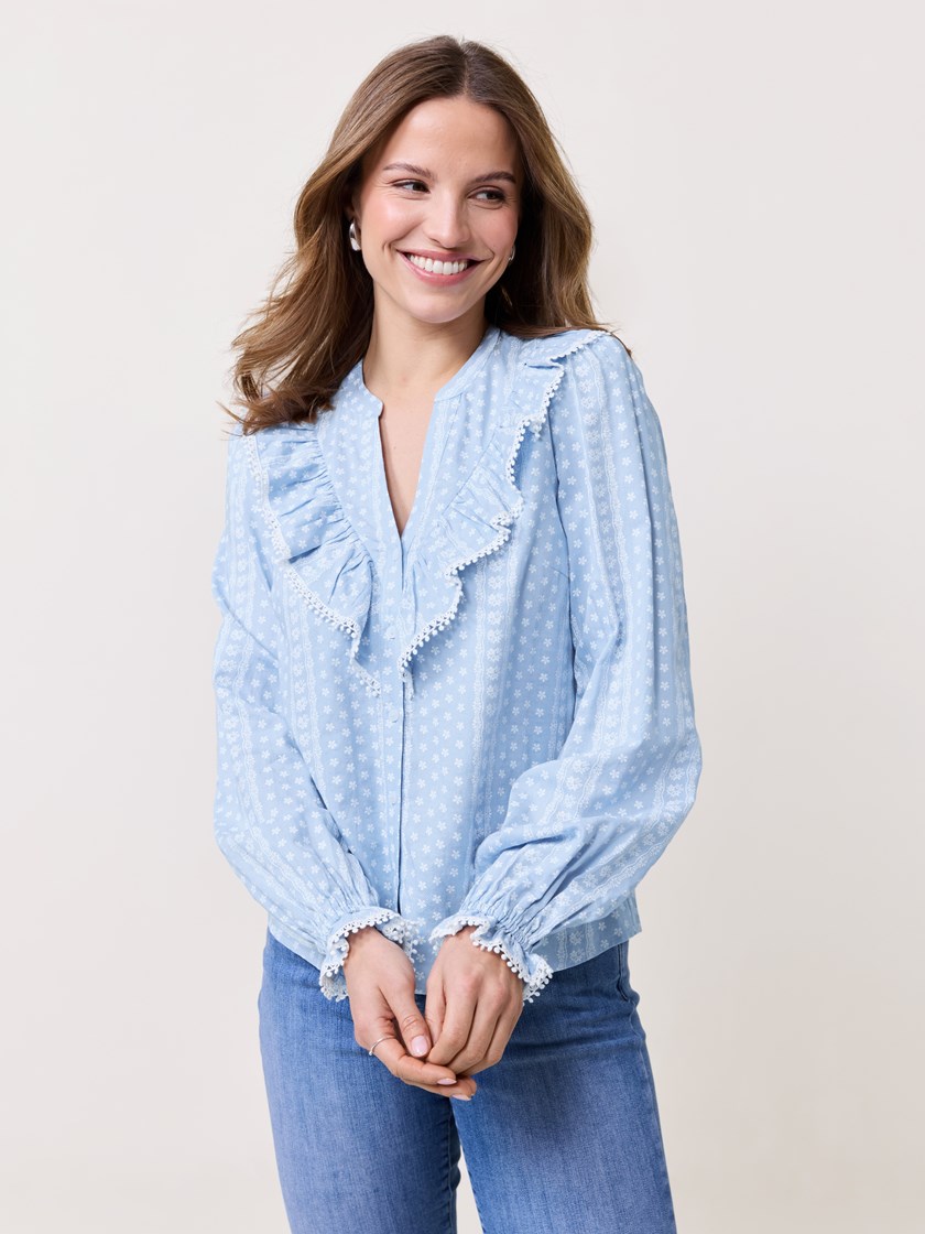 7510717 S48 7510717_S48-VAVITE-S25-Modell-Front_chn=match_7268_Kyleigh bluse S48.jpg_Front