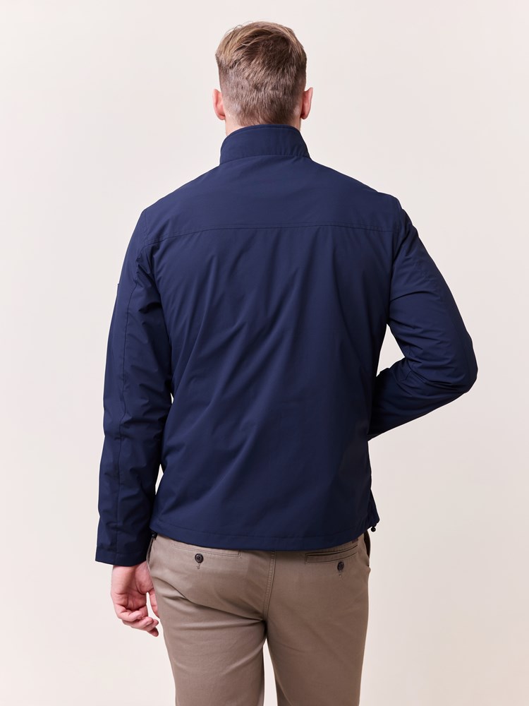 Grayson jakke 7510733_C29-REDFORD-S25-Modell-Back_chn=match_4643_Grayson jakke C29_Grayson jakke C29 7510733.jpg_Back||Back