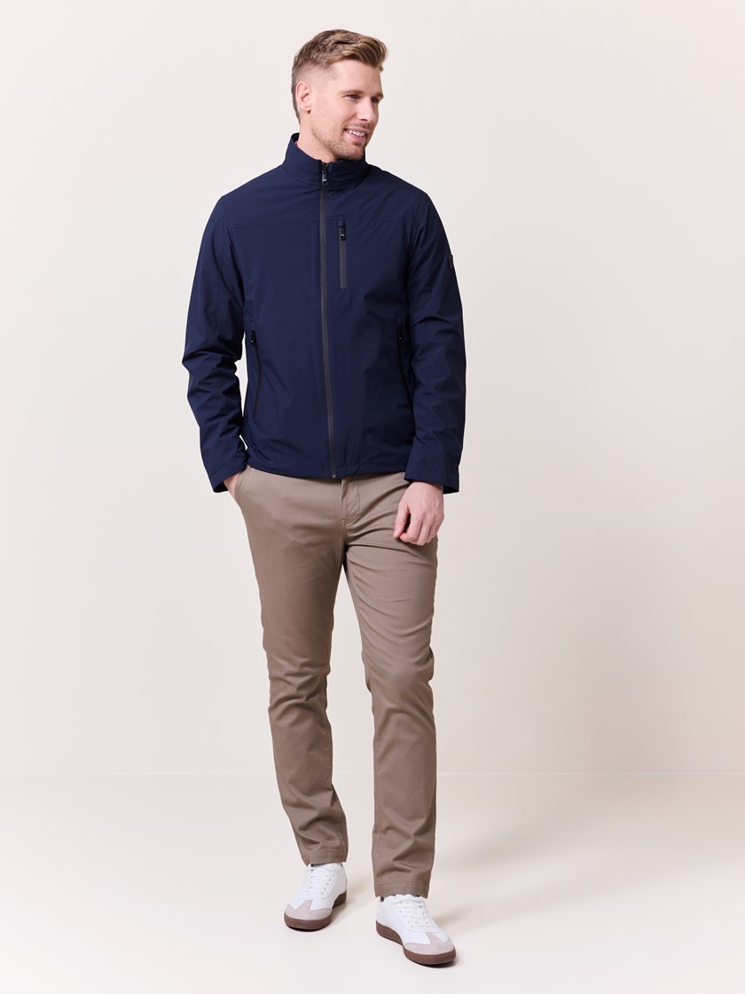 7510733 C29 7510733_C29-REDFORD-S25-Modell-Front_chn=match_3631_Grayson jakke C29.jpg_Front||Front