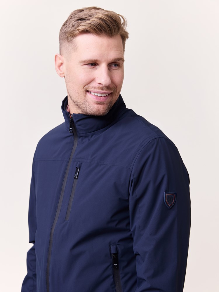 Grayson jakke 7510733_C29-REDFORD-S25-Modell-Front_chn=match_756_Grayson jakke C29_Grayson jakke C29 7510733.jpg_Front||Front