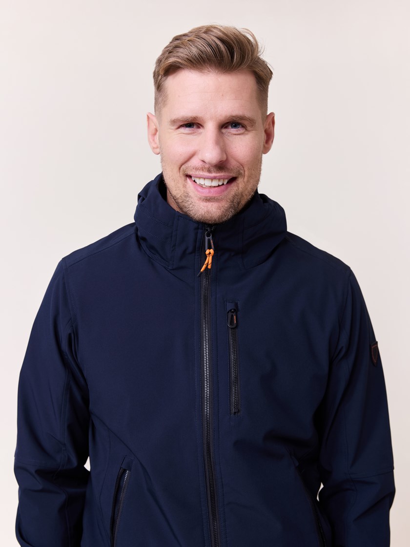 7510748 EMU 7510748_EMU-REDFORD-S25-Modell-Front_chn=match_7714_Dylan softshell jakke EMU.jpg_Front||Front