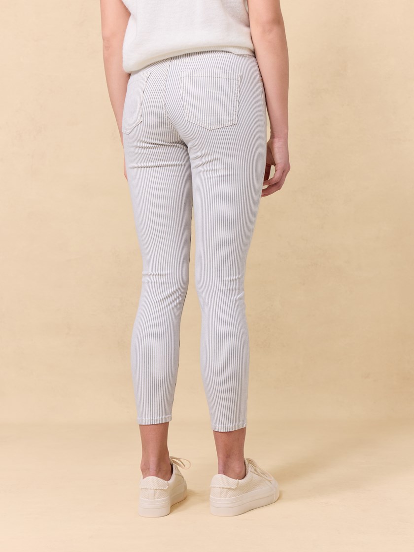7510841 O79 7510841_O79_Jean Paul_Sabine Cropped Stripe_Bukse_H25 (1)_Sabine cropped stripe O79.jpg_