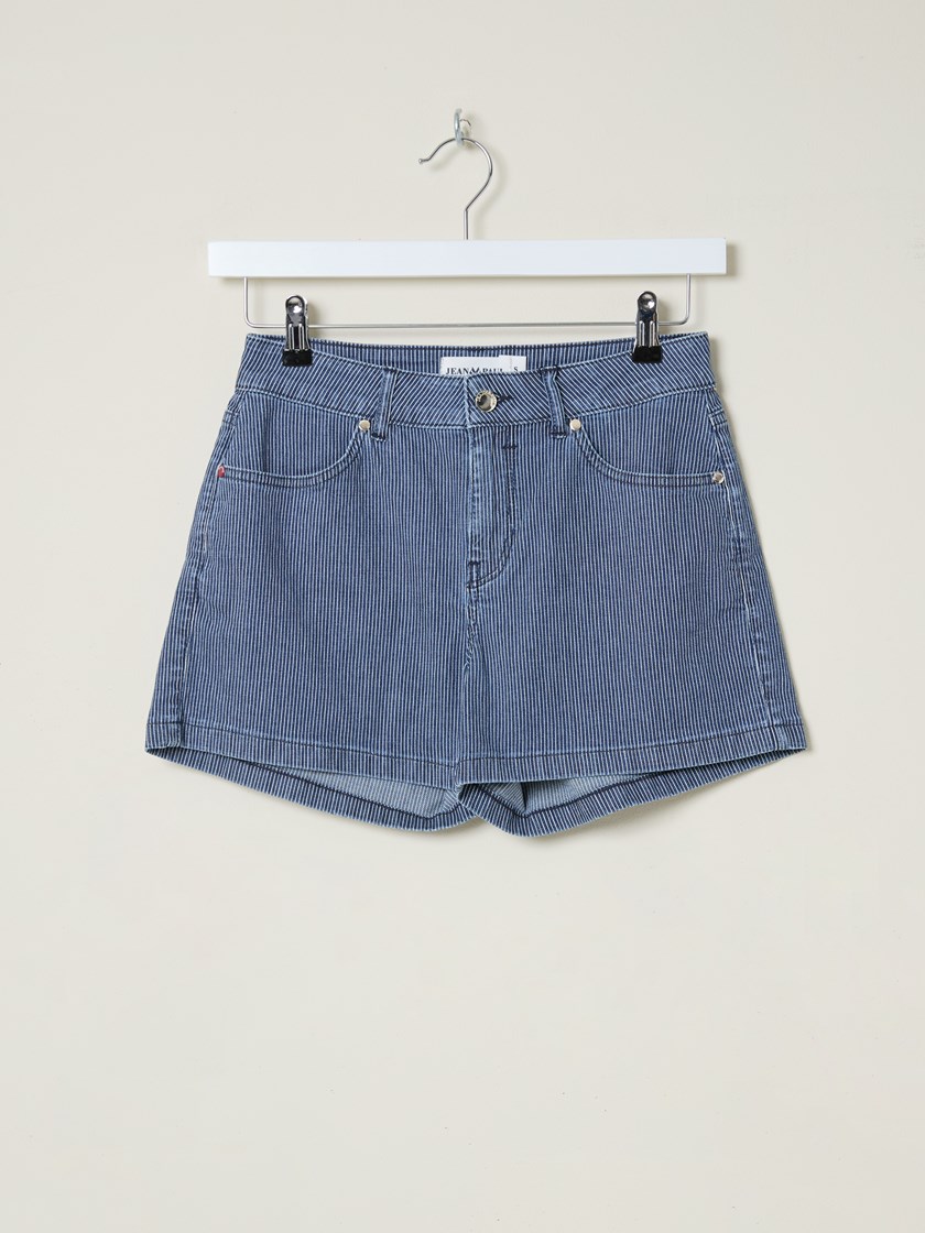 7510847 DAA 7510847_DAA-JEANPAUL-H25-Front_241_Ginette stripet shorts DAA.jpg_
