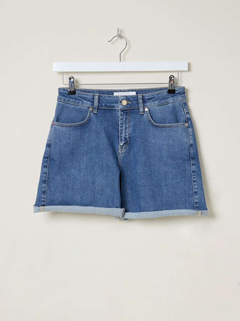 7510848 DAC 7510848_DAC-JEANPAUL-H25-Front_5475_Ginette denim shorts DAC.jpg_