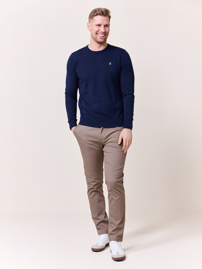 7510901 EM1 7510901_EM1-REDFORD-S25-Modell-Front_chn=match_8154_Brage genser EM1.jpg_Front||Front