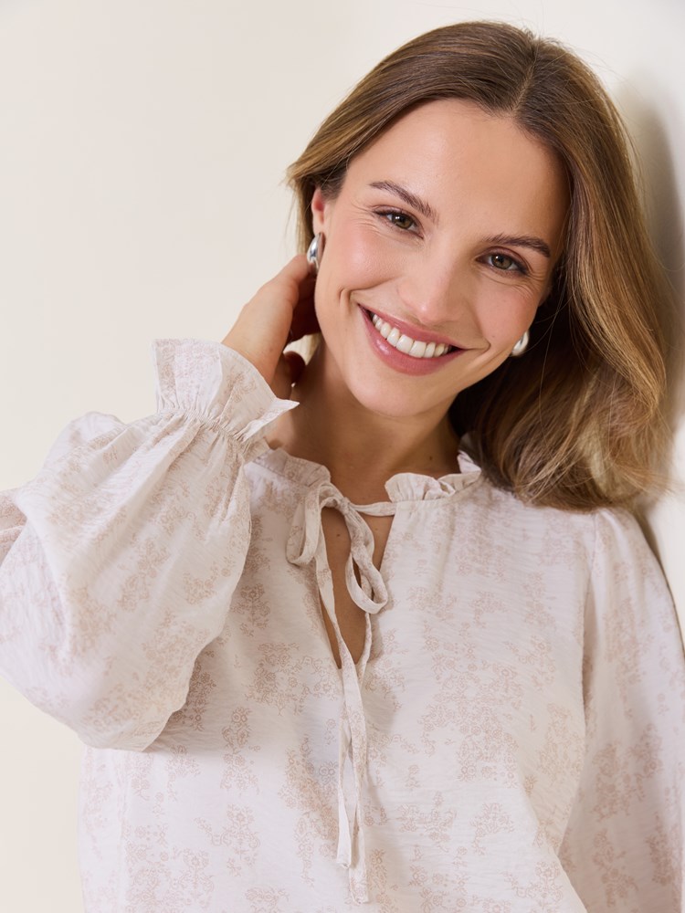 Lea bluse 7510918_A9S-VAVITE-S25-details_chn=match_6262_Lea bluse A9S_Lea bluse A9S 7510918.jpg_