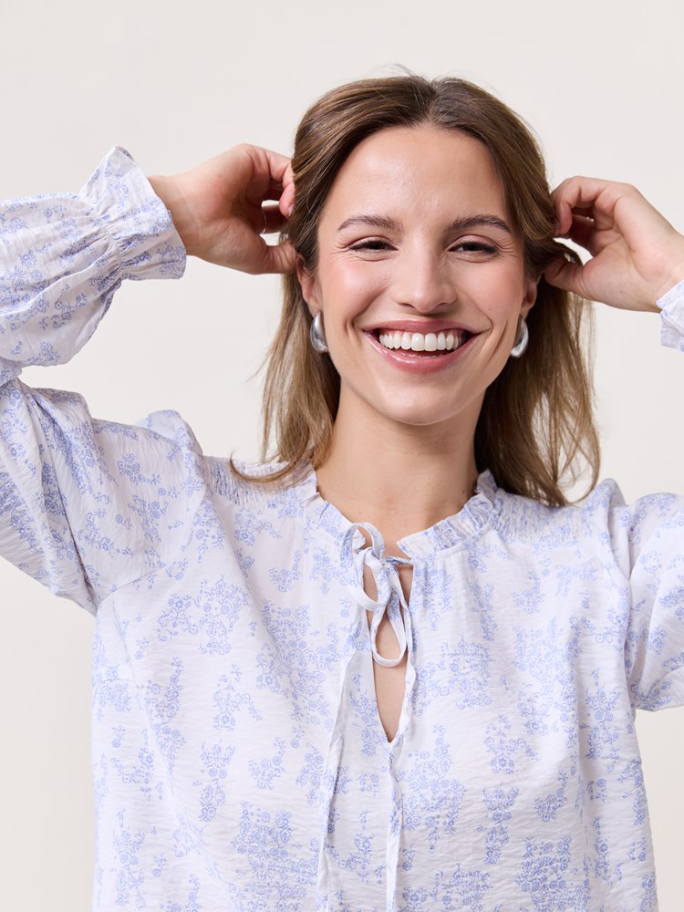 Lea bluse 7510918_O79-VAVITE-S25-details_chn=match_3641_Lea bluse O79 7510918.jpg_