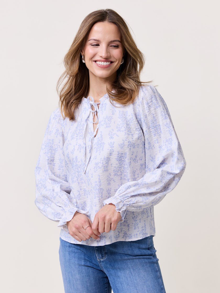 7510918 O79 7510918_O79-VAVITE-S25-Modell-Front_chn=match_4850_Lea bluse O79.jpg_Front