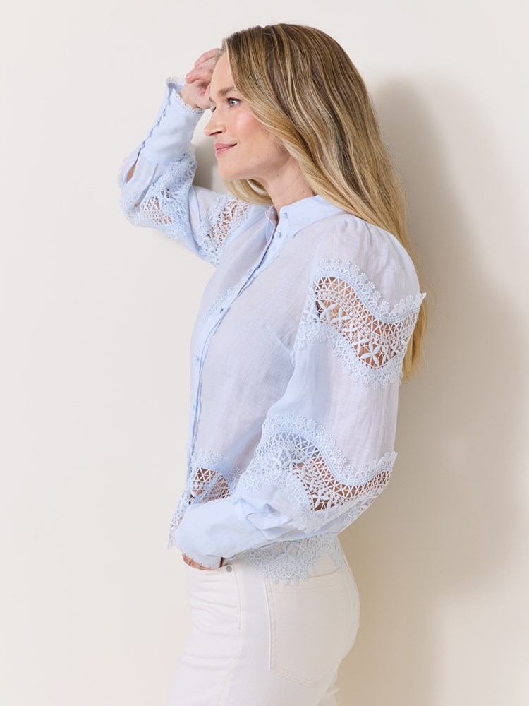 Ella bluse 7510926_S48-MARIEPHILIPPE-S25-Modell-Front_chn=match_5915_Ella bluse S48 7510926.jpg_Front||Front