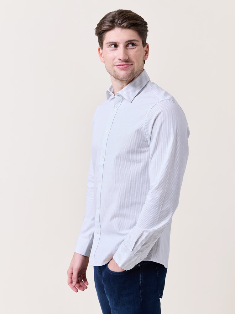 Luca stripete skjorte 7510927_O82-MARIOCONTI-S25-Modell-Front_chn=match_7438_Luca stripete skjorte O82 7510927.jpg_Front