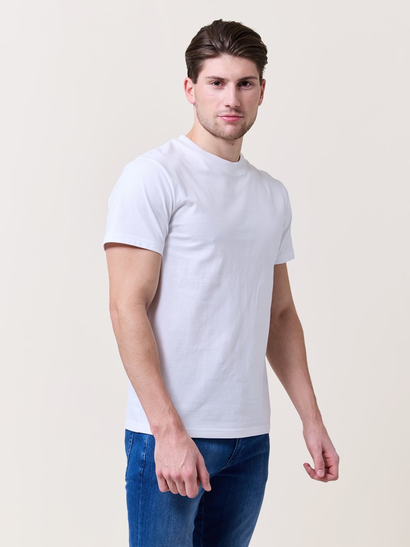 7511000 O68 7511000_O68-MARIOCONTI-S25-Modell-Front_chn=match_2671_Tomasi t-skjorte O68.jpg_Front||Front