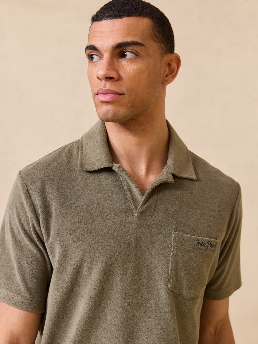 7511099 AFP 7511099_AFP-JEANPAUL-S25-Modell-Front (1)_Quentin terry polo AFP.jpg_