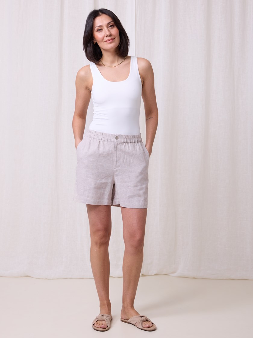 7511106 I2M 7511106_I2M-VAVITE-H25-Modell-Front_chn=match_4418_Mary shorts I2M.jpg_Front