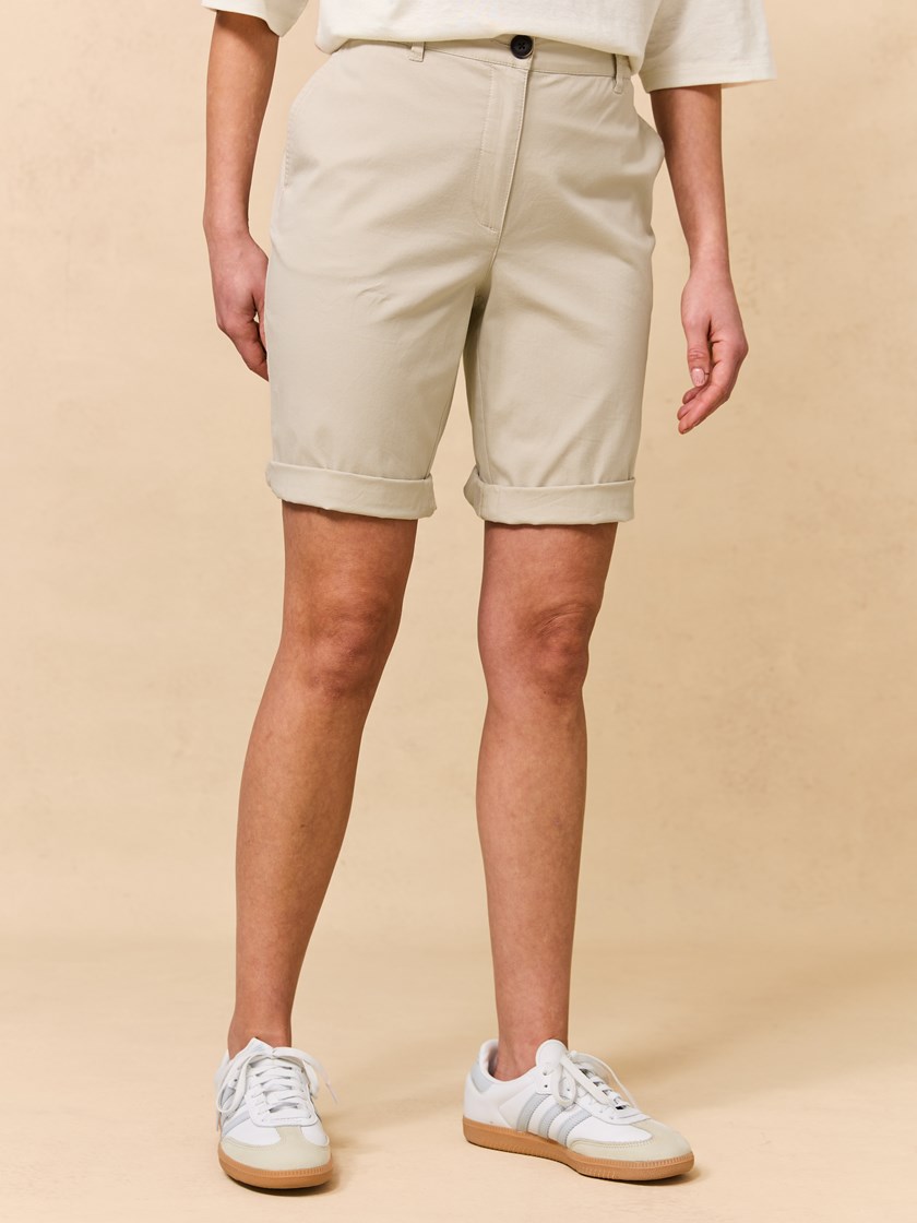 7511161 I3O 7511161_I3O-JEANPAUL-H23-Front (3)_Cerise shorts I3O_Cerise shorts I3O 7511161.jpg_