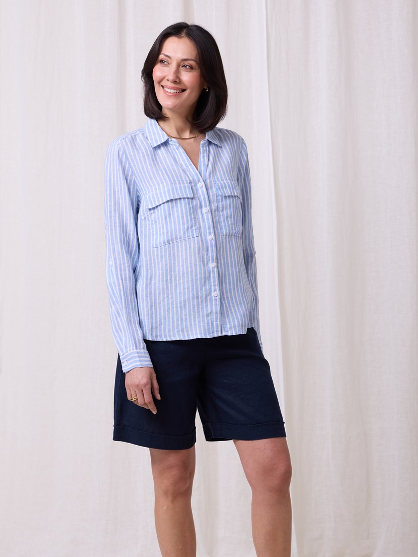 7511180 S49 7511180_S49-MARIEPHILIPPE-H25-Modell-Front_chn=match_118_Meghan stripet linskjorte S49.jpg_Front