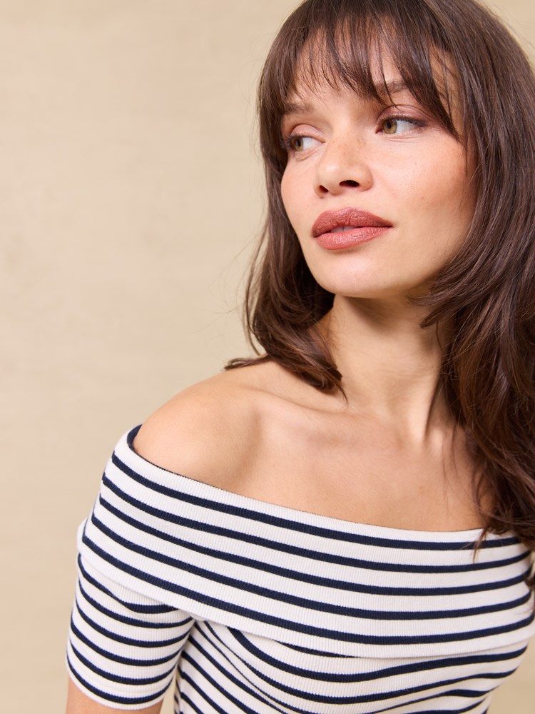 Lena stripete topp 7511206_EM6-JEANPAUL-H25-Modell-Front (6)_Lena stripete topp EM6_Lena stripete topp EM6 7511206.jpg_