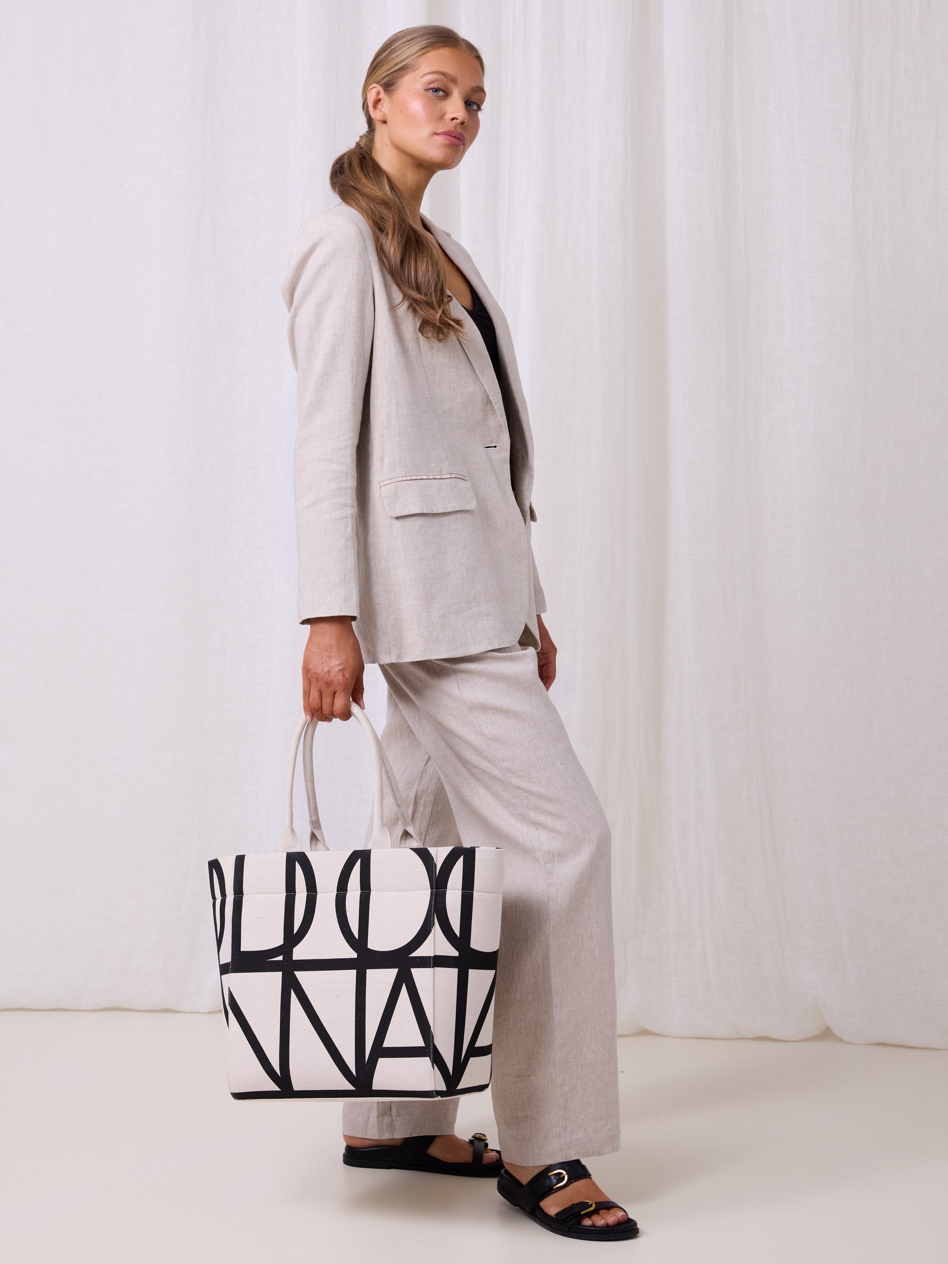 7511273 I2X 7511273_I2X-DONNA-H25-Modell-Front_chn=match_1828_Diondra linblazer I2X.jpg_Front||Front