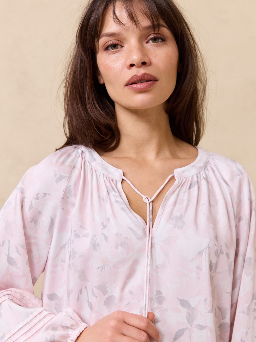 7511395 S39 7511395_S39-JEANPAUL-H25-Modell-Front_5274_Luca bluse S39_Luca bluse S39 7511395.jpg_Front||Front