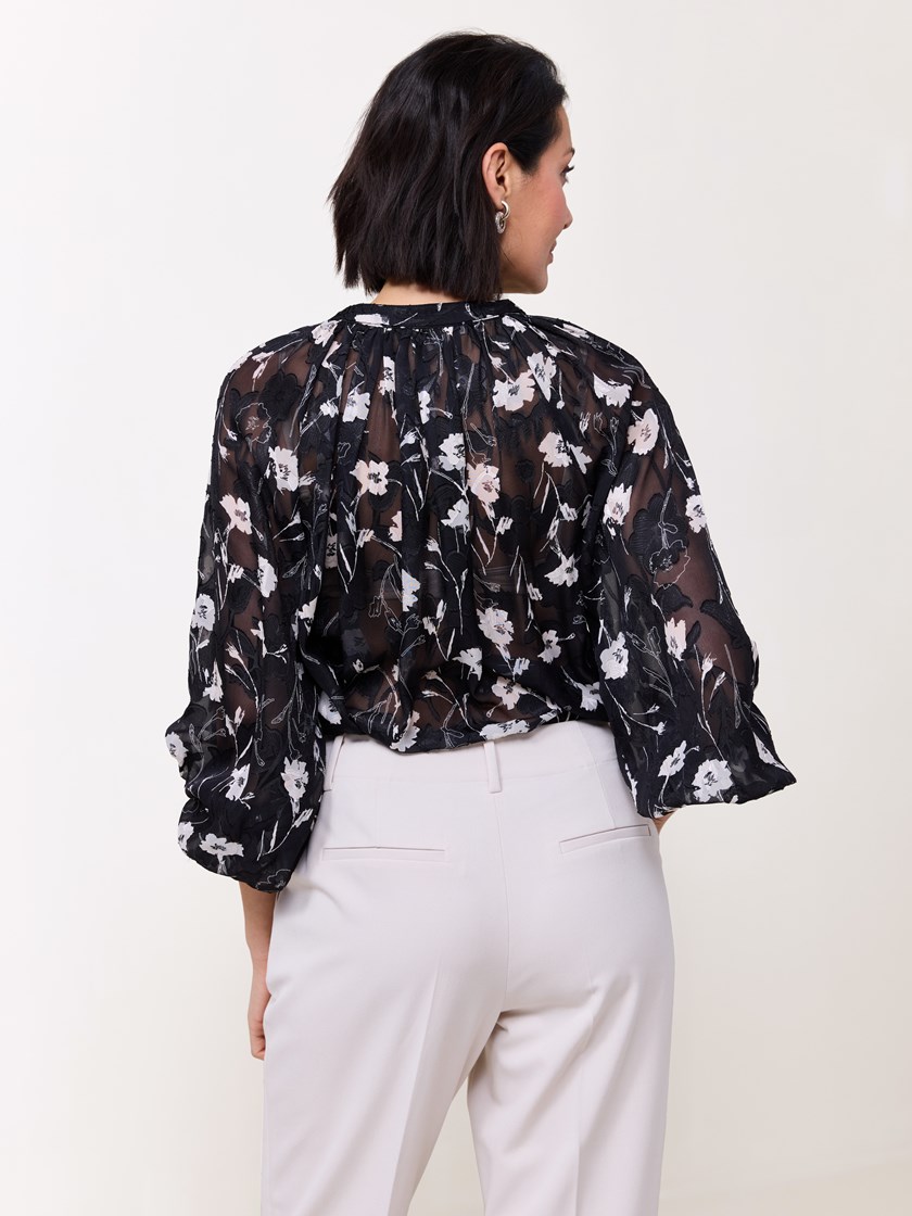 7511456 ID2 7511456_ID2-MARIEPHILIPPE-S25-Modell-Back_chn=match_1252_Evine bluse ID2.jpg_Back||Back